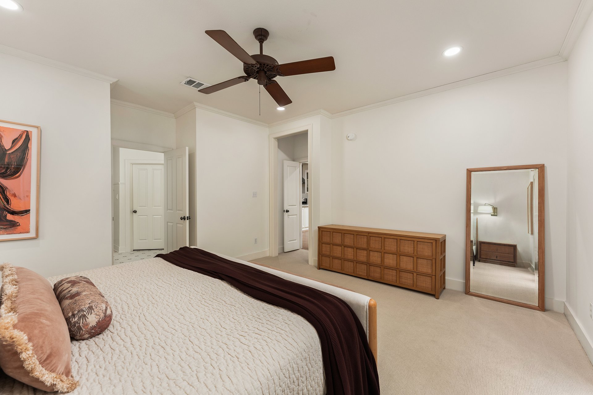 1204 W 22 1/2 ST