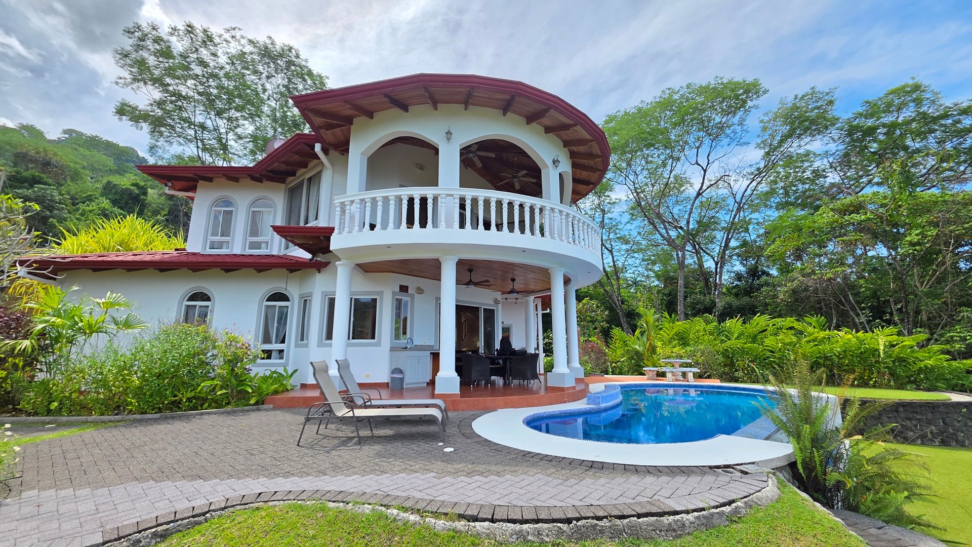 Ojochateau - Rare Ocean & Mountain View 4BR Home in Costa Rica