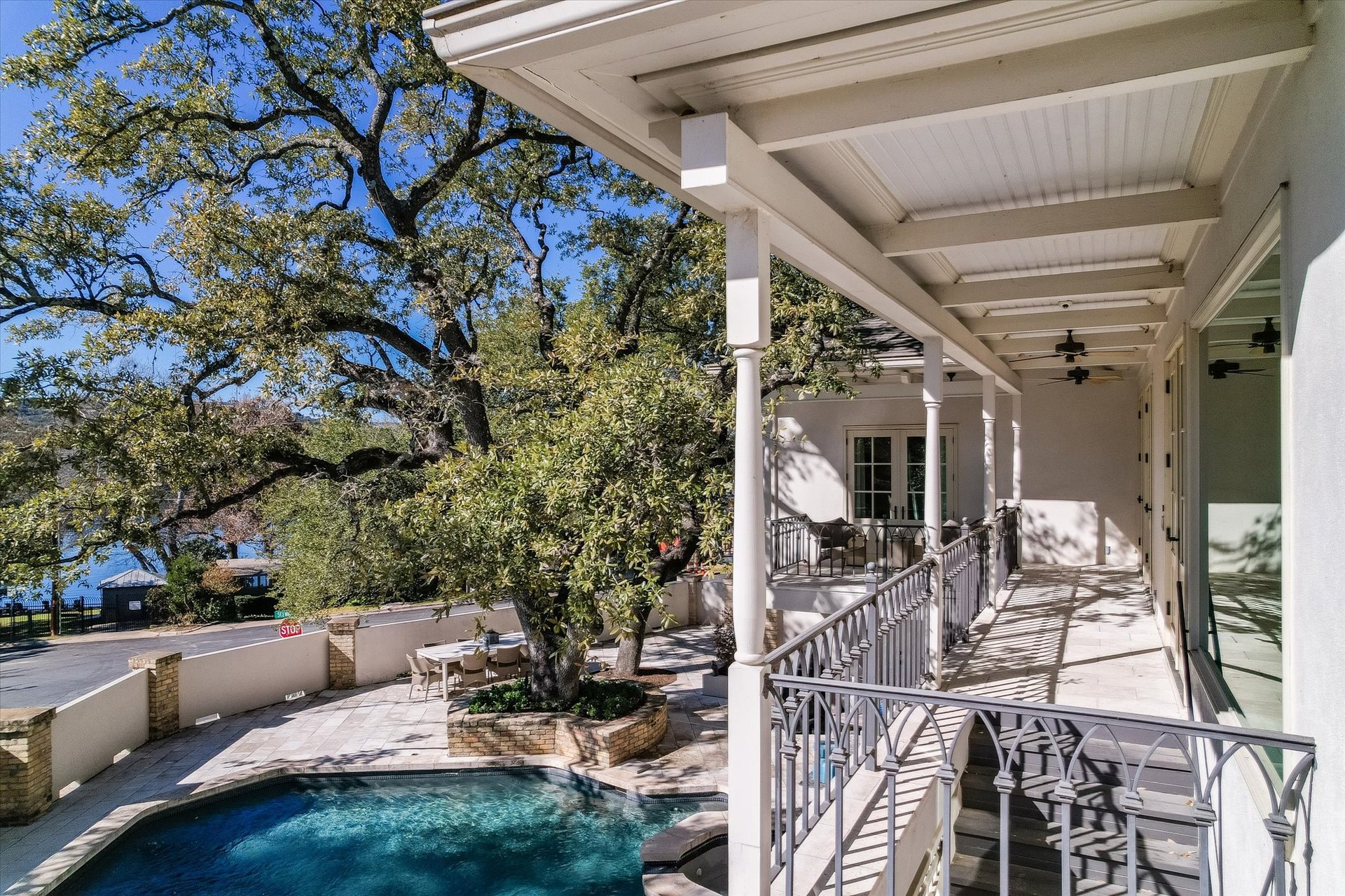 2701 Scenic Dr
