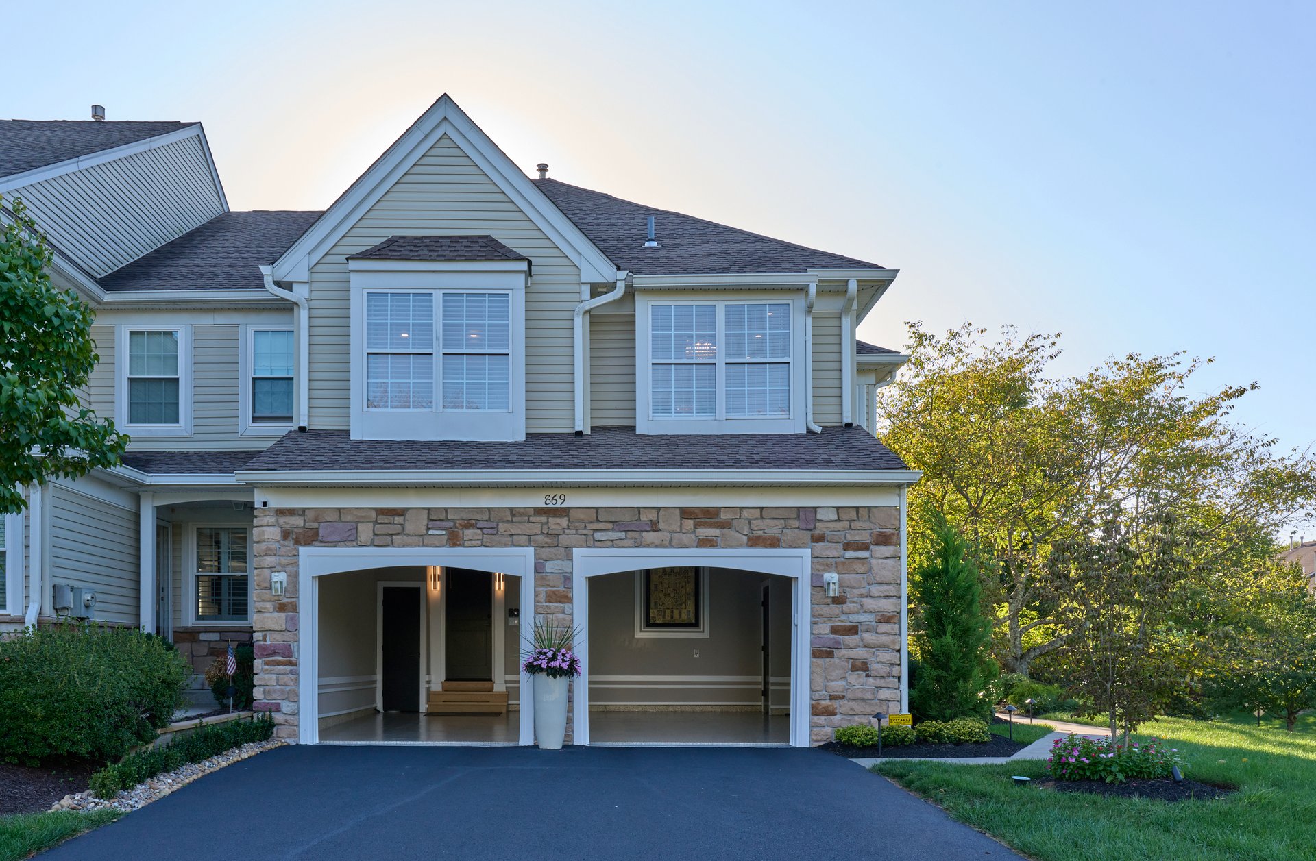 869 Breckinridge Ct 