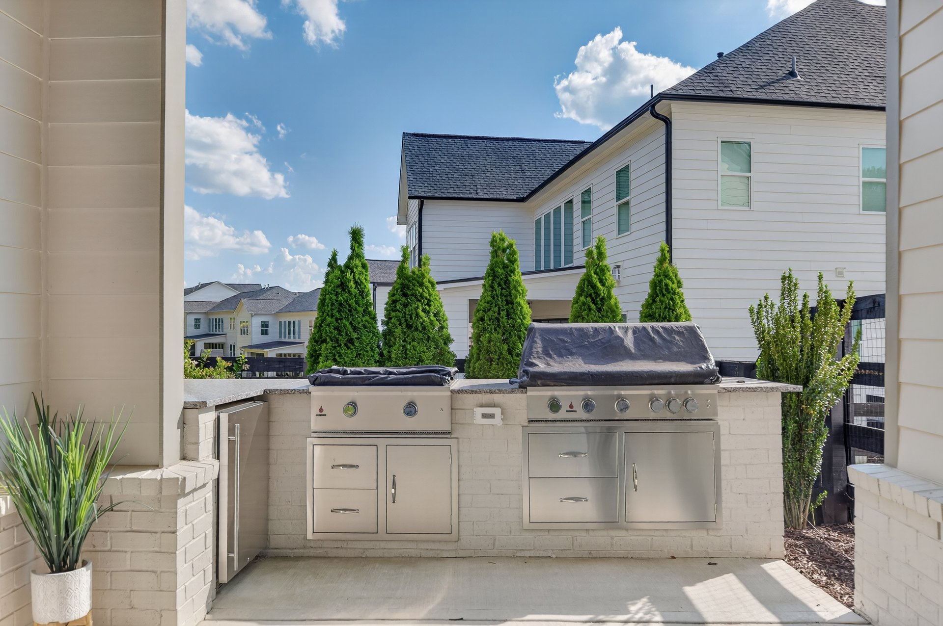 1011 Ridgeview Road