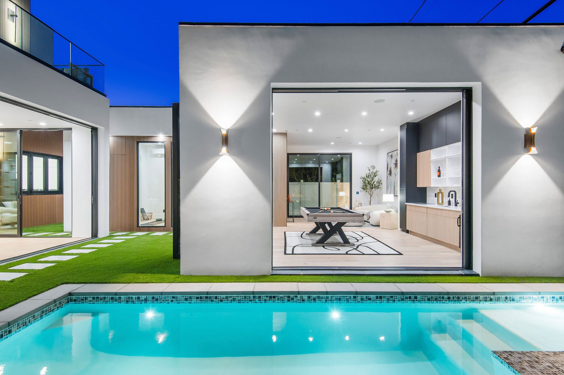 5132 Lindley Ave, Encino