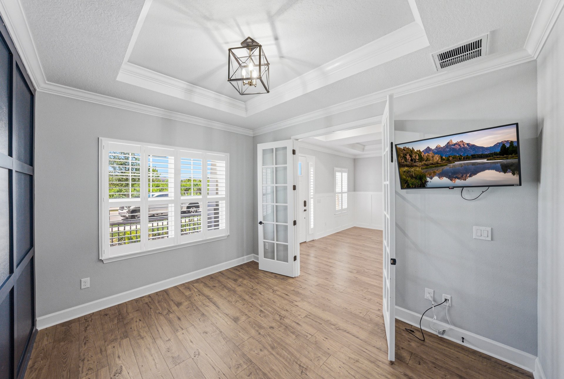 6883 BRADBURY CIR
