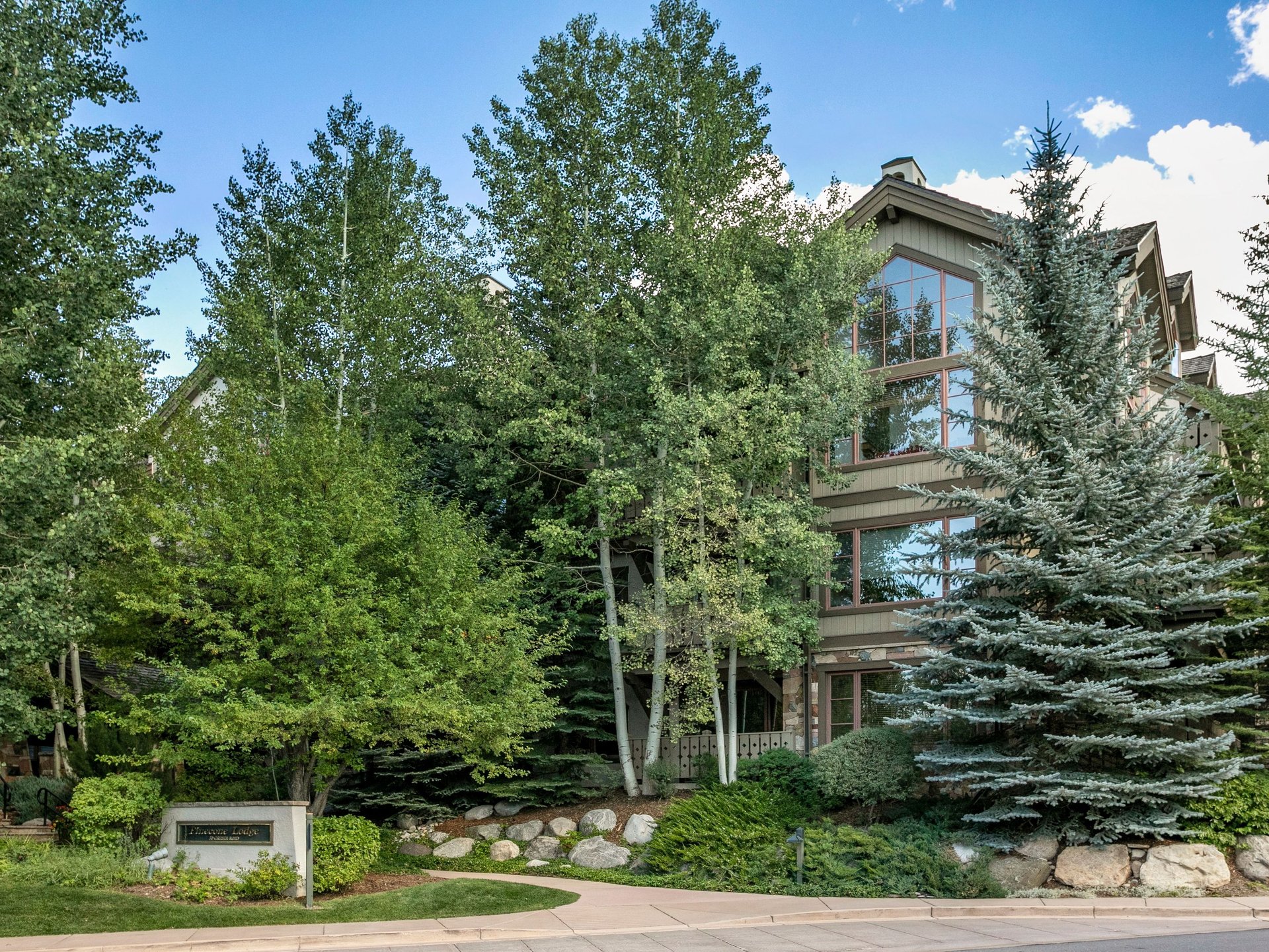 Pinecone Lodge 201