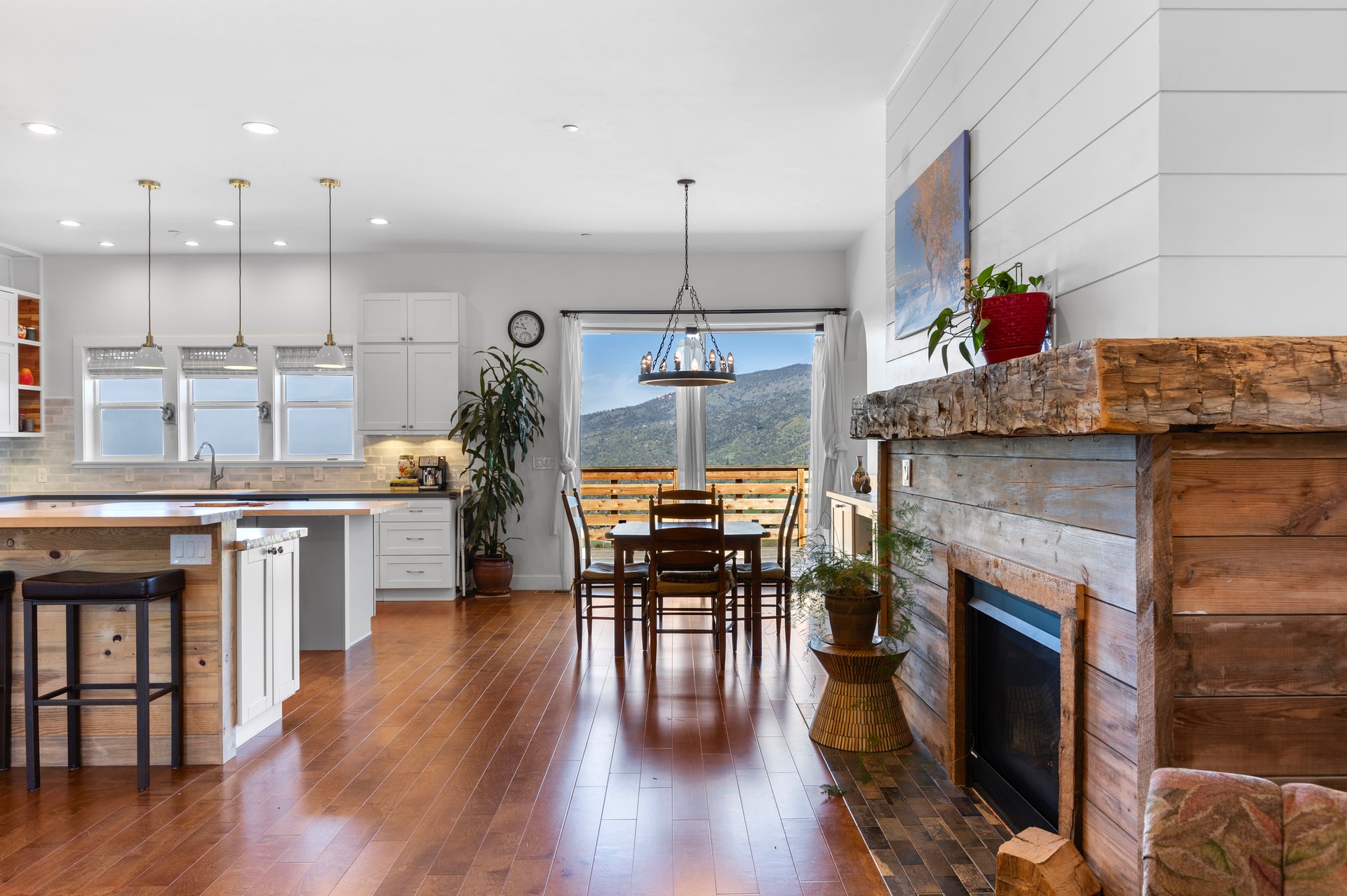 26501 Skyline Dr, Tehachapi, CA 93561 | Craftsman Home for Sale in Bear Valley Springs