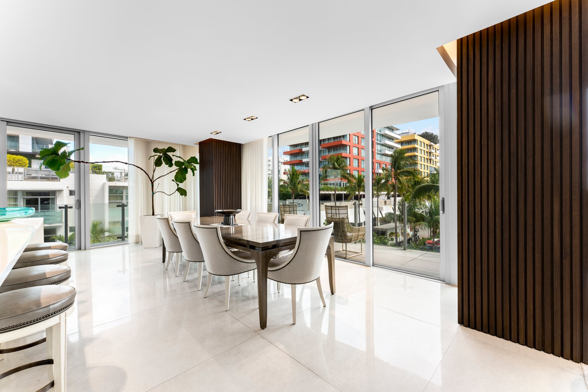 1 Collins Ave