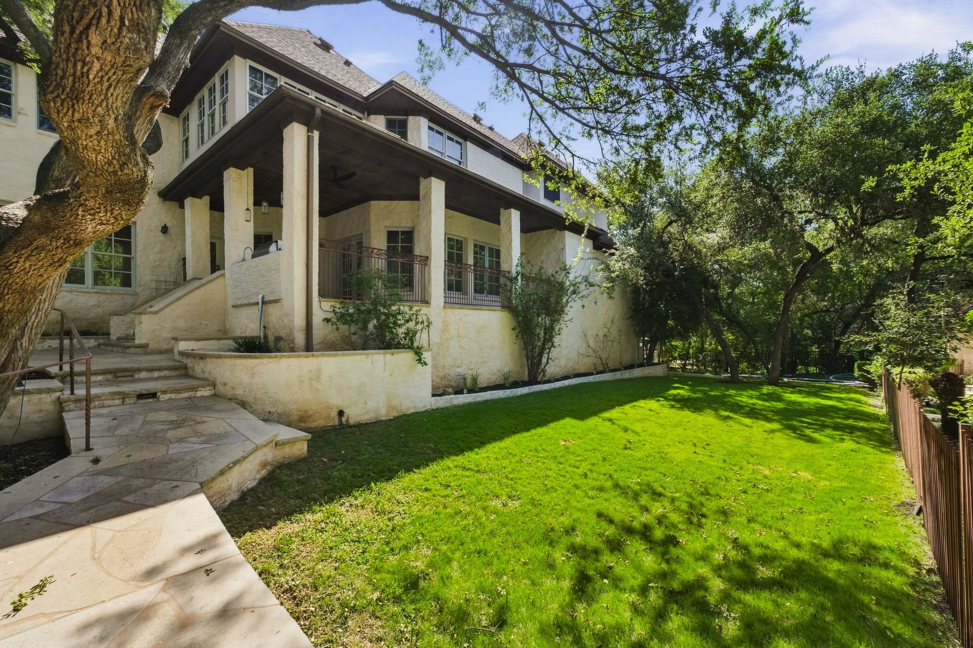 2900 Meandering River Court
