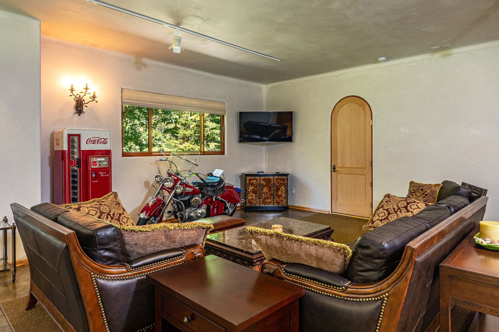 6405 Bonsall Dr