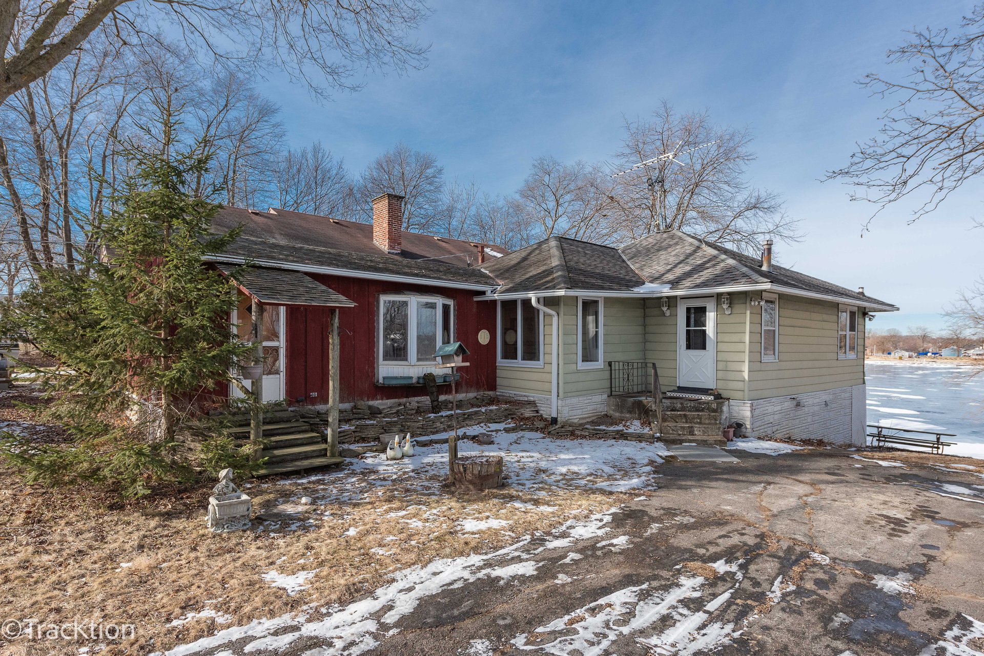 26134 W Spring Grove Rd