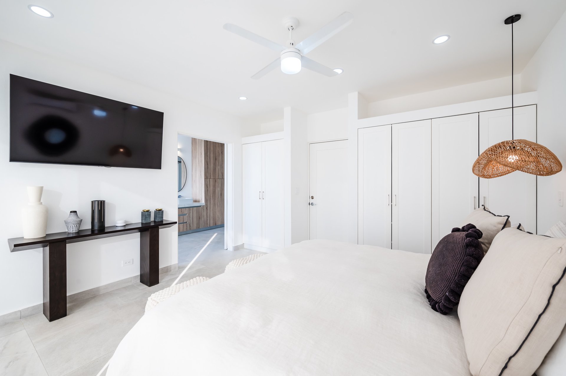 The Enclave | Ultra-Modern 2, 3, 5 Bedroom Villas Located Minutes From the Beach!