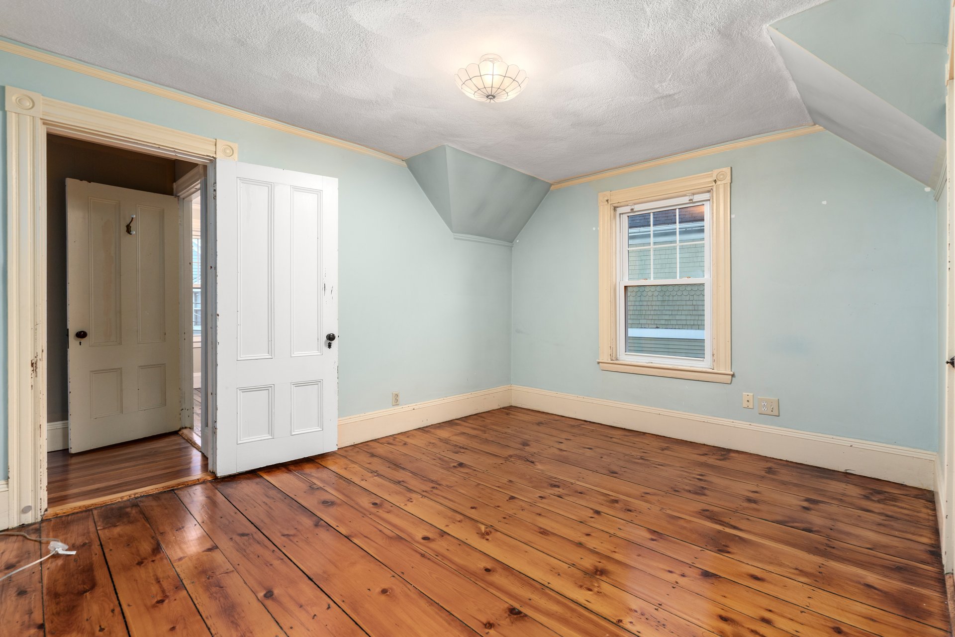 21A School St