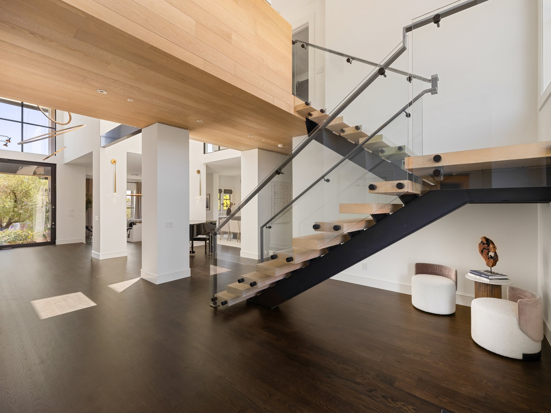 Architectural Modernism, Bay Views, and Exceptional Outdoor Living