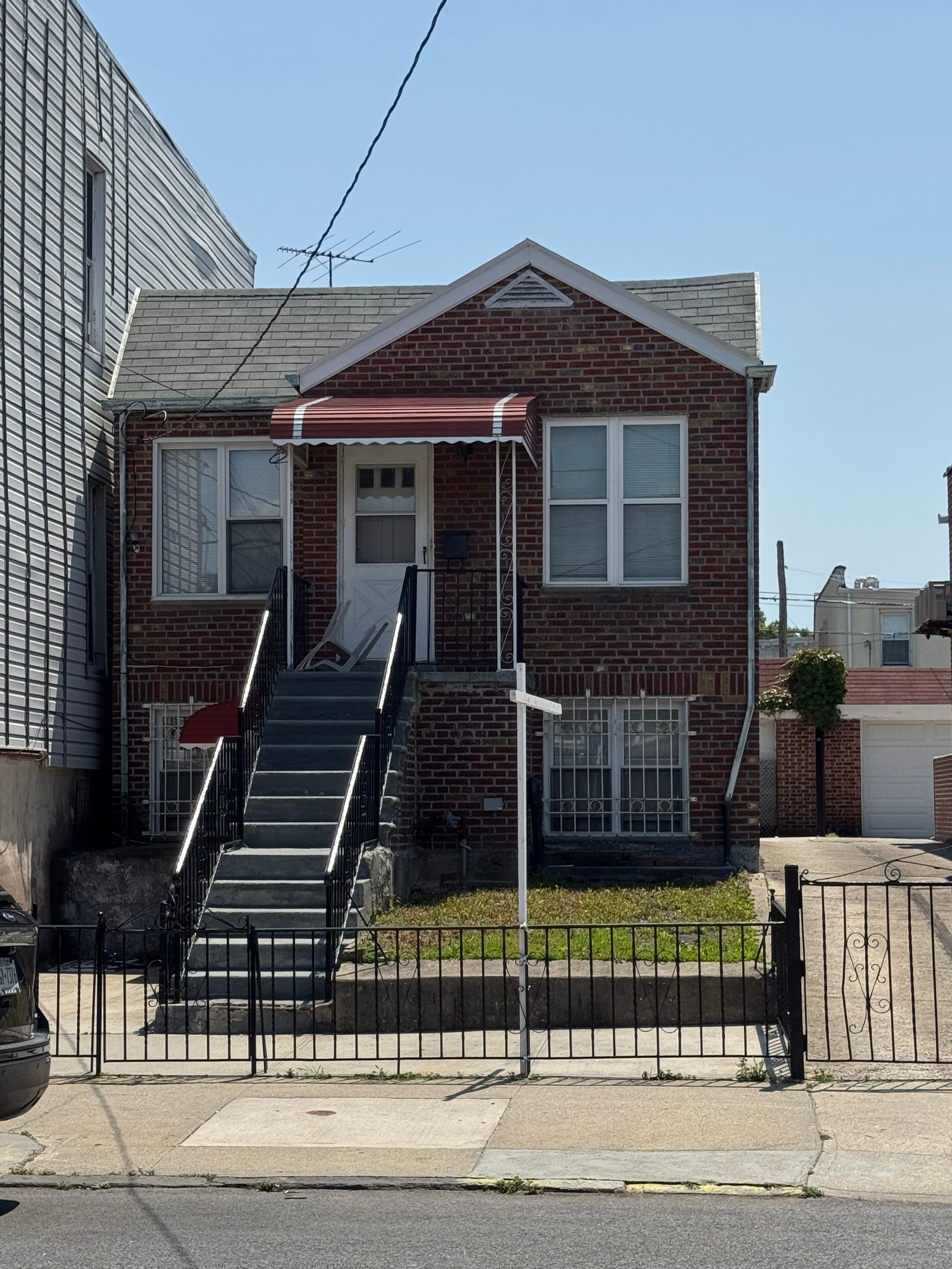37 Bay 14th St.