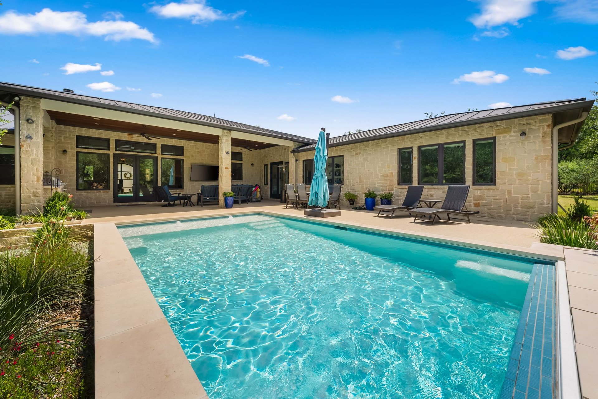 7808 Regolizia Cove