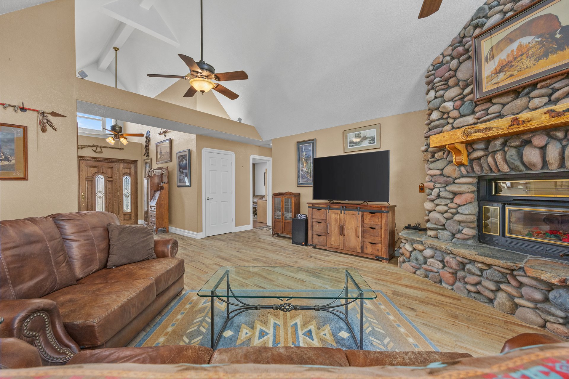 Equestrian Estate in Bear Valley Springs: 25820 Skyline Drive