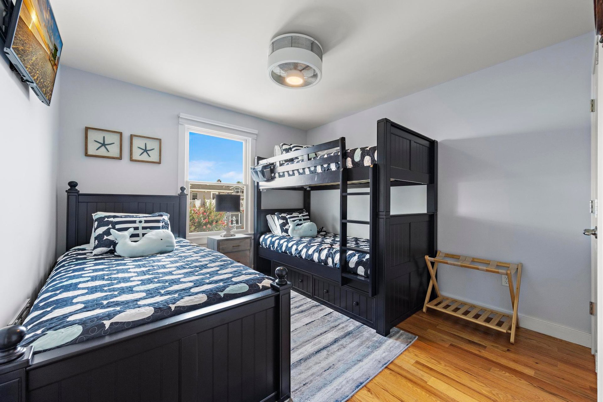 407 B Coral Street 