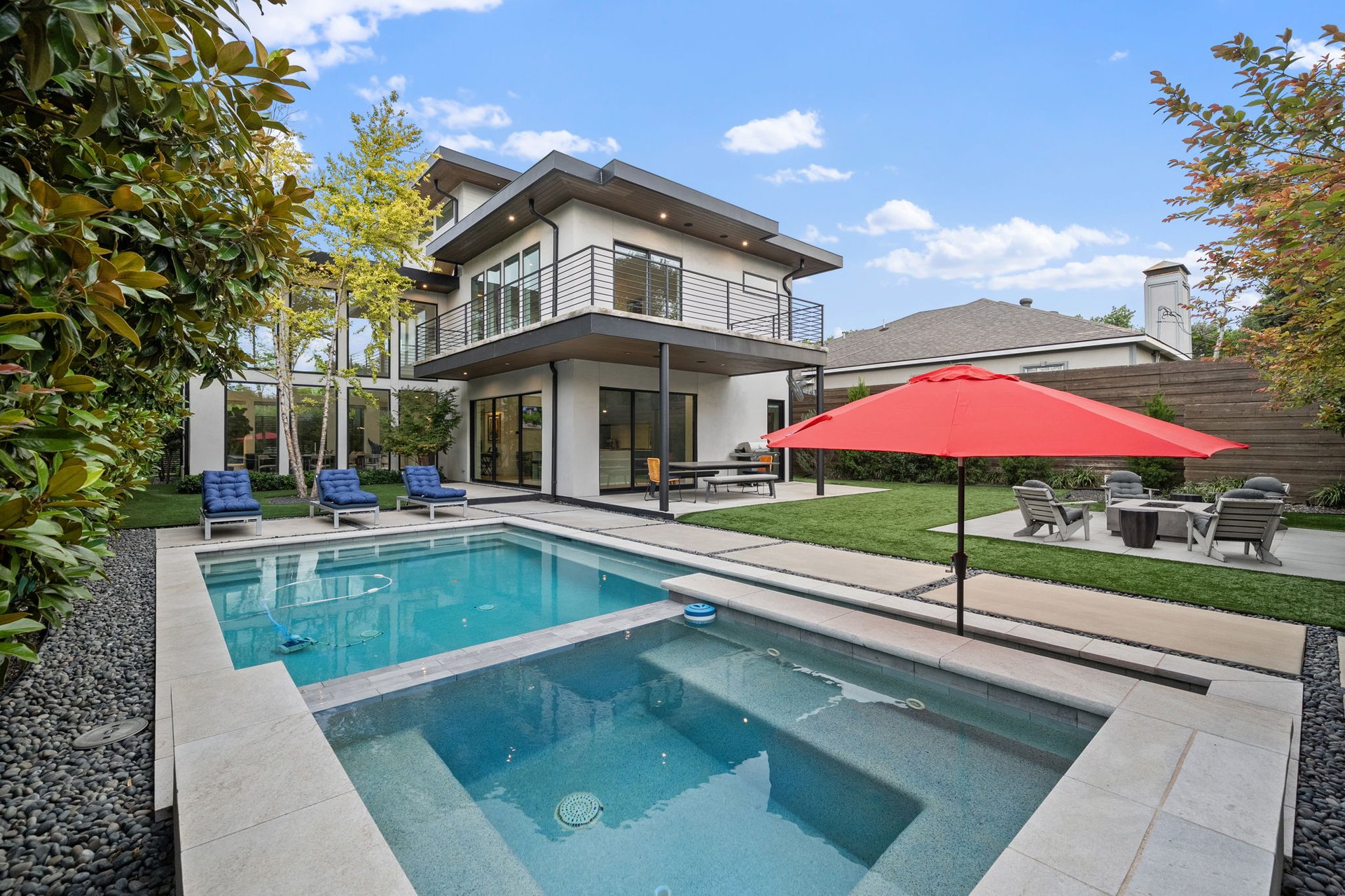 423 W Colorado Boulevard