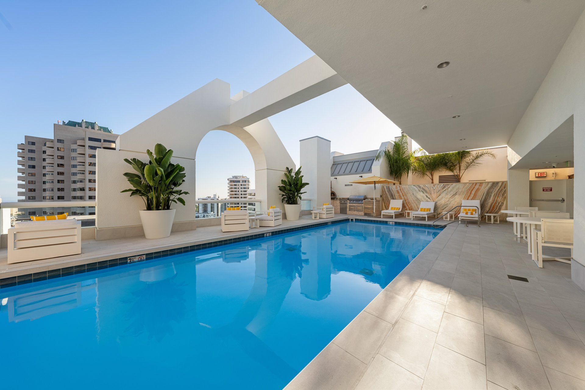 The Dorchester #408, Wilshire Corridor
