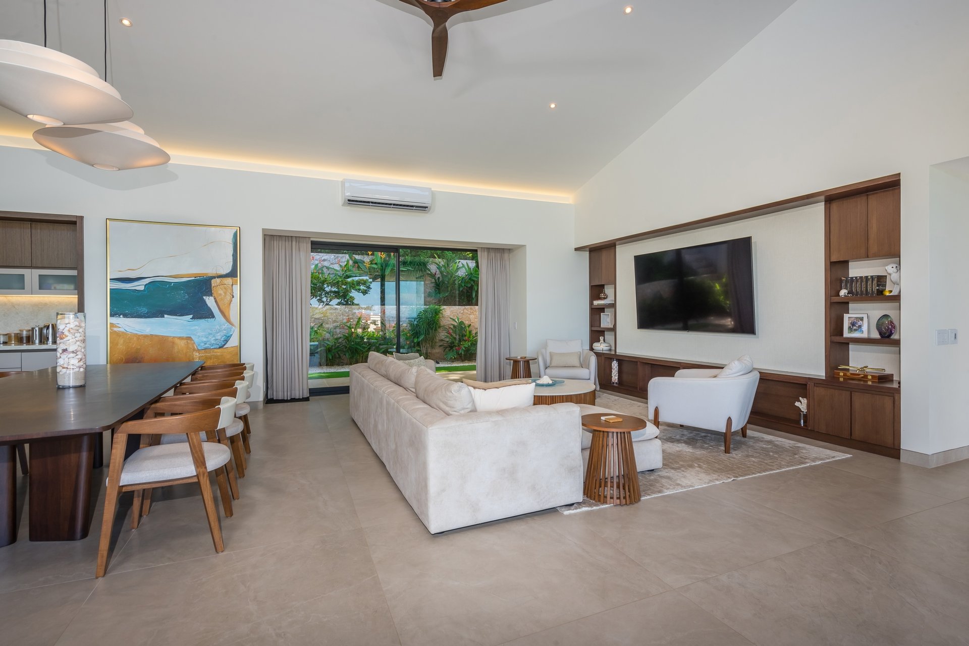 Casa Aura: Modern Luxury with Ocean Views in Reserva Conchal