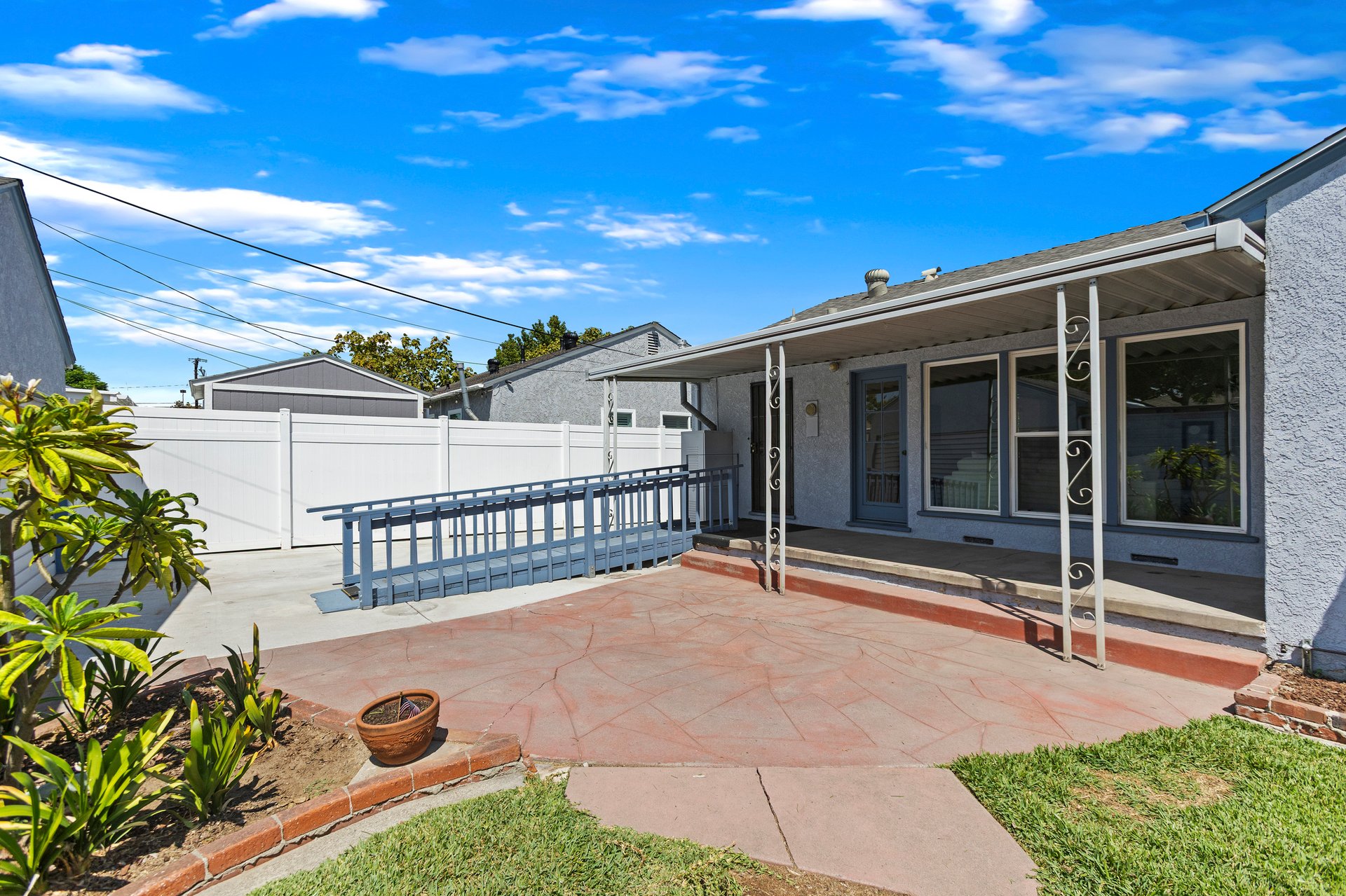 2842 Silva St, Lakewood