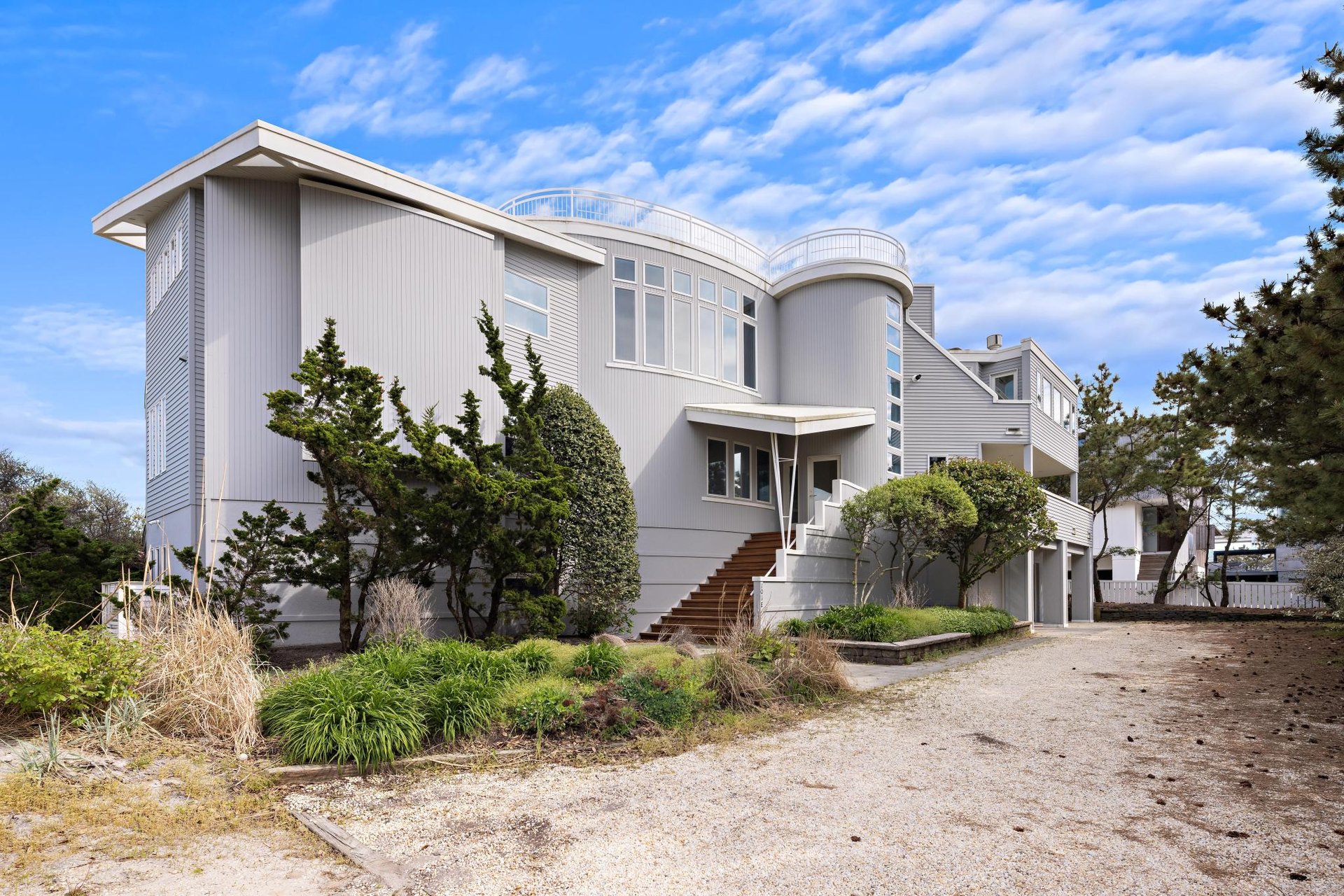 101 E Long Beach Boulevard 