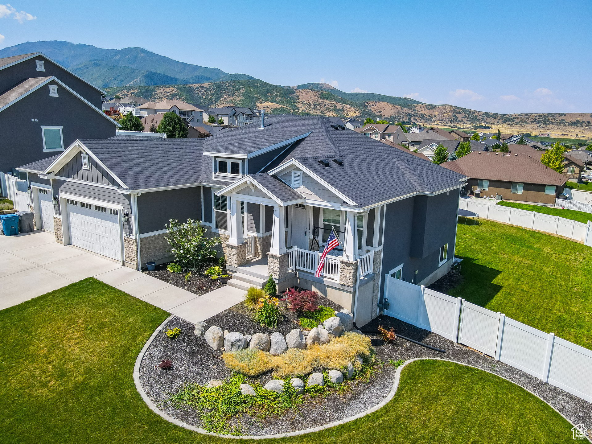 1095 N Christley Ln