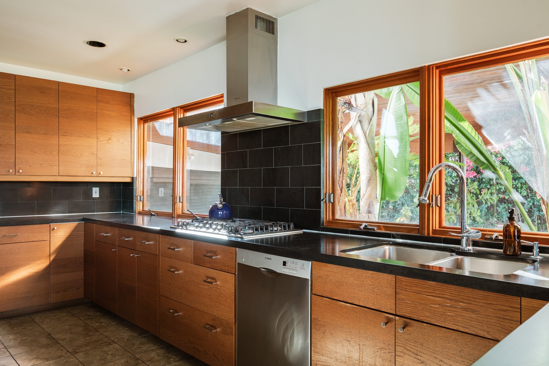 3604 Glenridge Dr, Sherman Oaks 