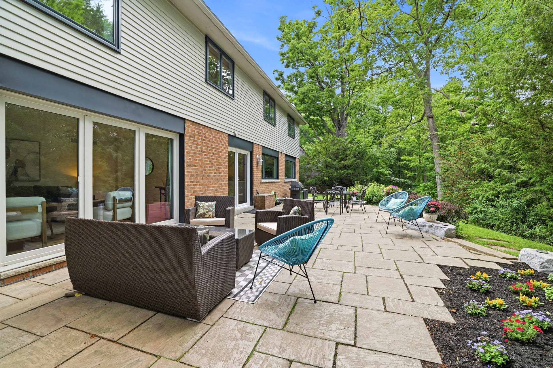 Rare Court Location on Oakville Golf Course