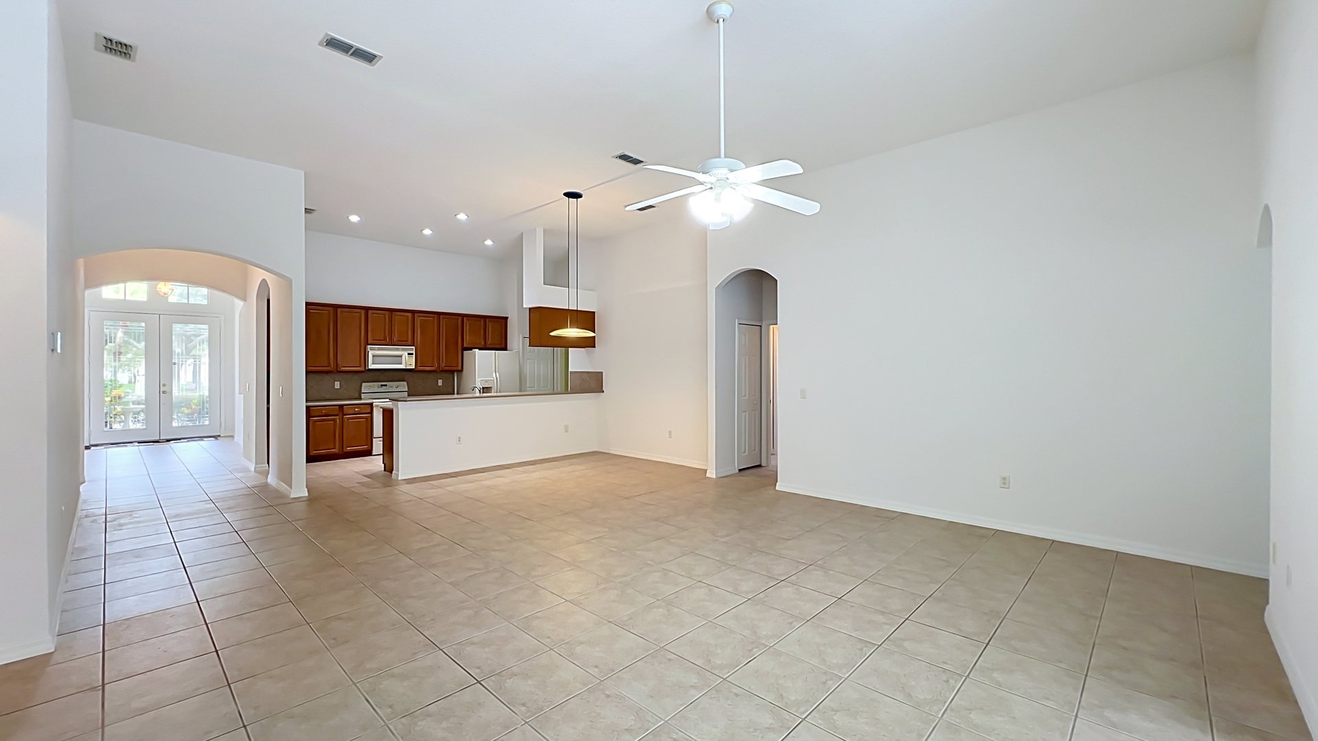 Orlando Vista Lakes 5-Bedroom 4-Bathroom Home and Lifestyle