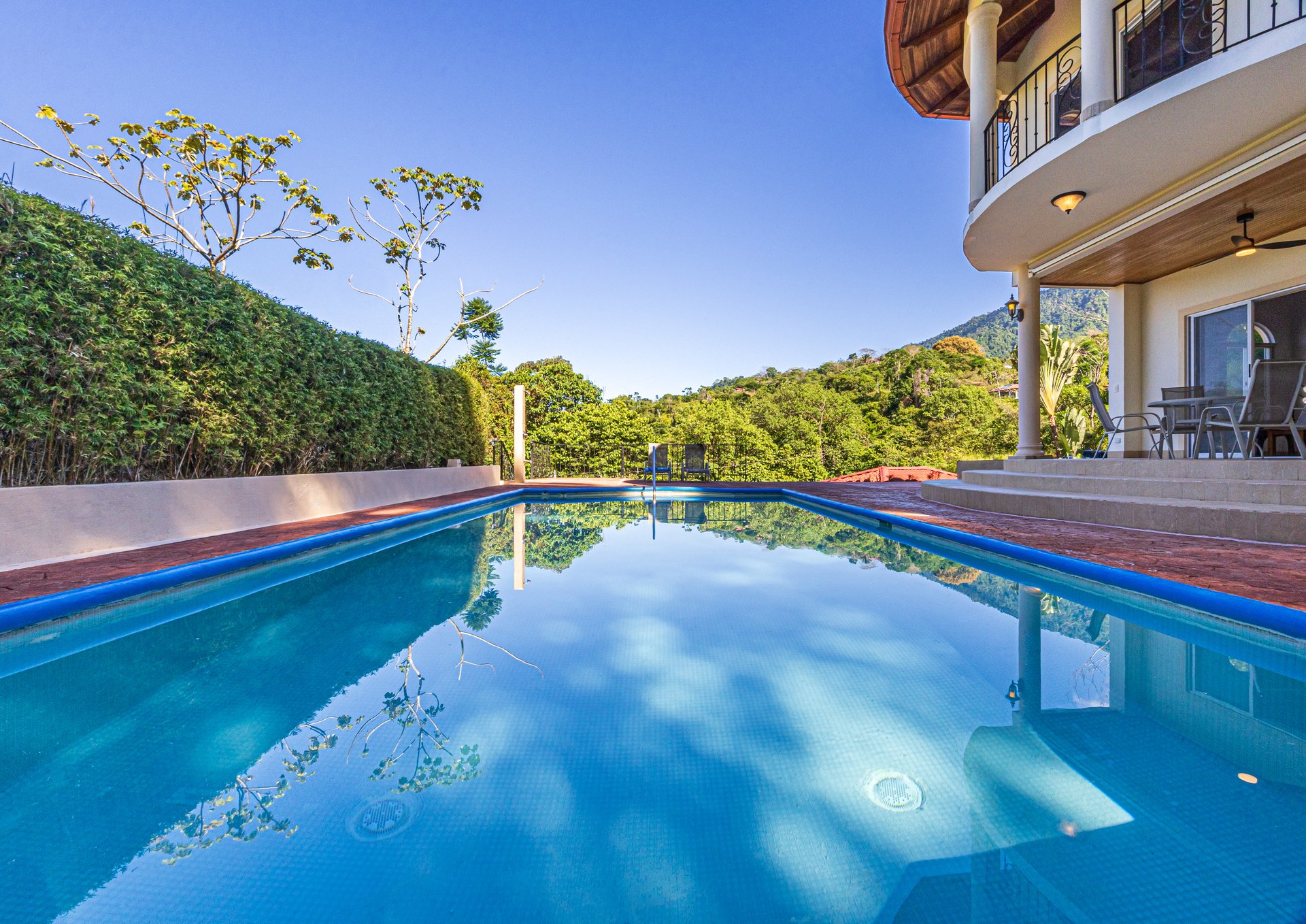 Elegant 3 Bedroom + Office Jungle Home in Puesta Del Sol, Ojochal