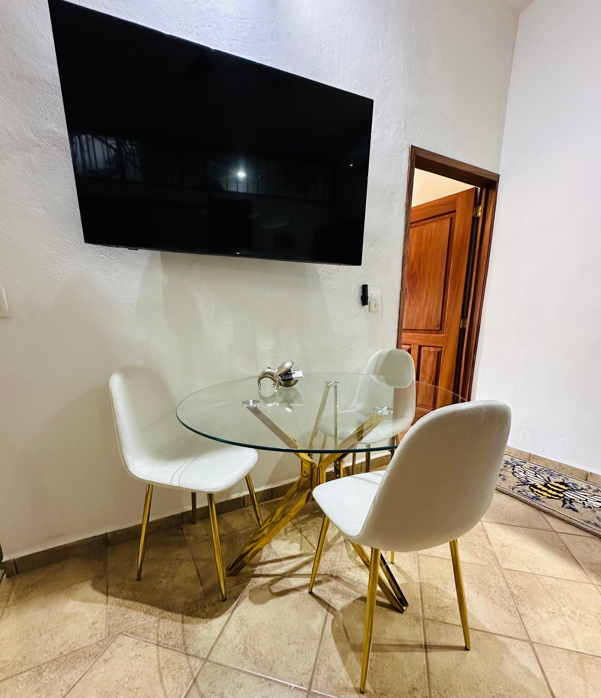 Charming, Safe & Affordable Renovated 1 Bed Apartment in the Heart of Bucerías