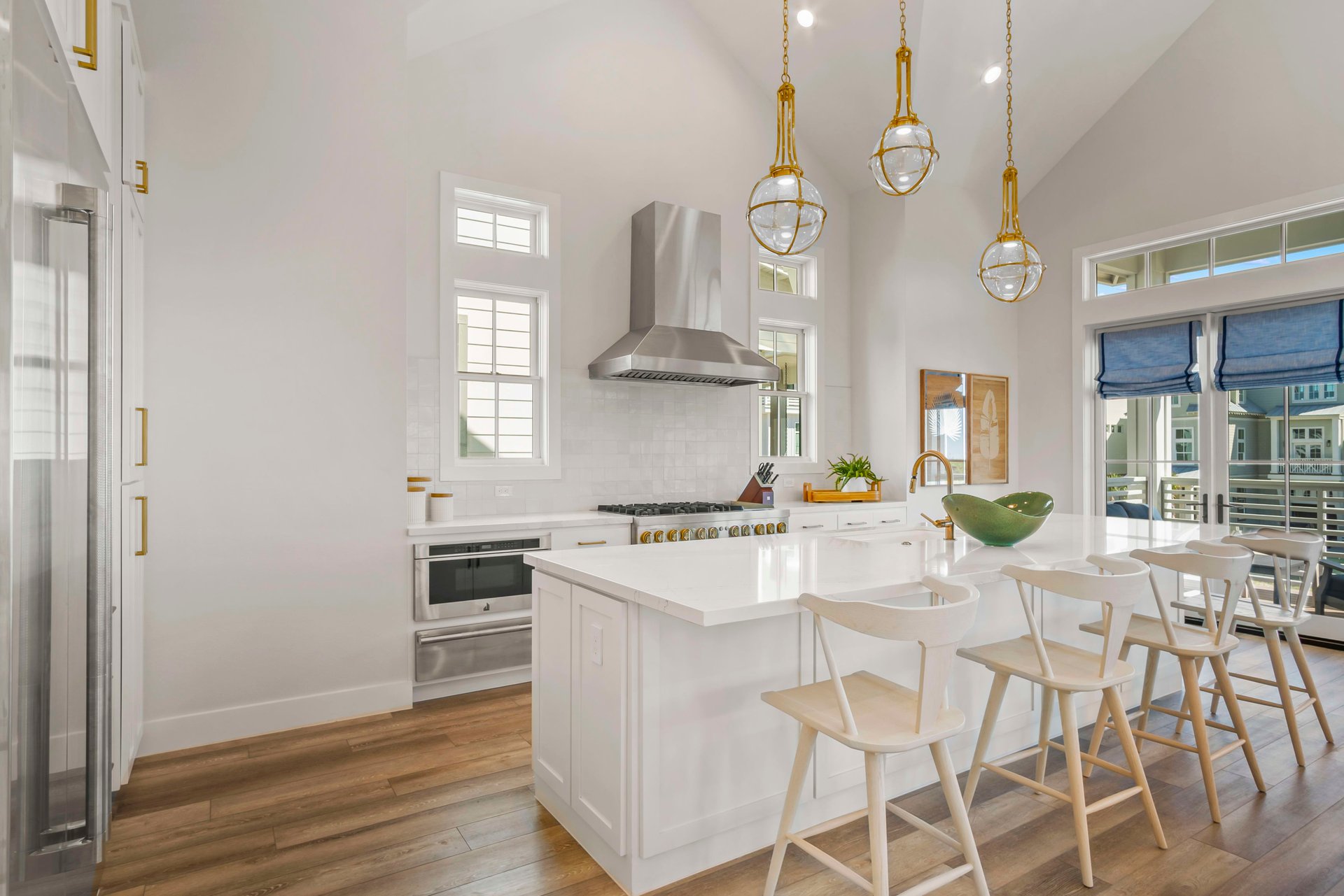 Coastline Drive, 4 Beds 4 Baths