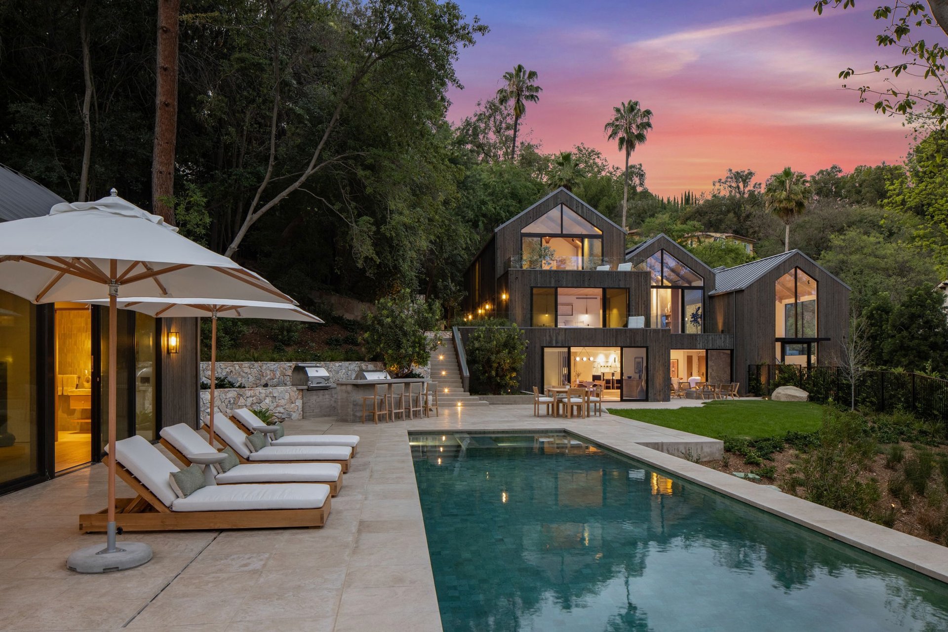 The Viewcrest Lodge in Studio City 