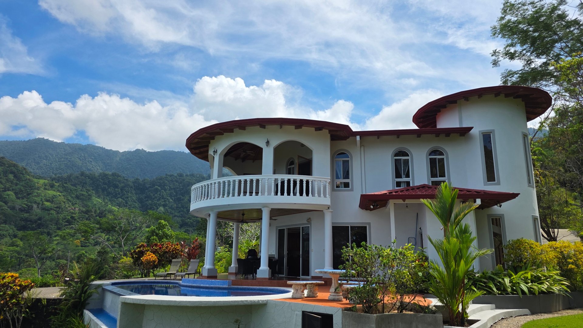 Ojochateau - Rare Ocean & Mountain View 4BR Home in Costa Rica