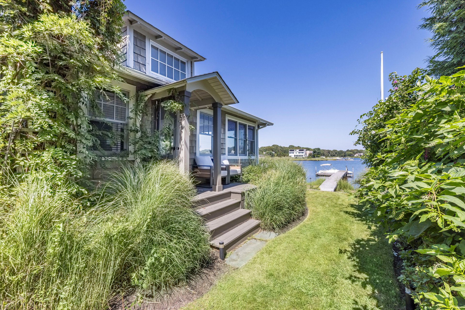 3 BayView Rd