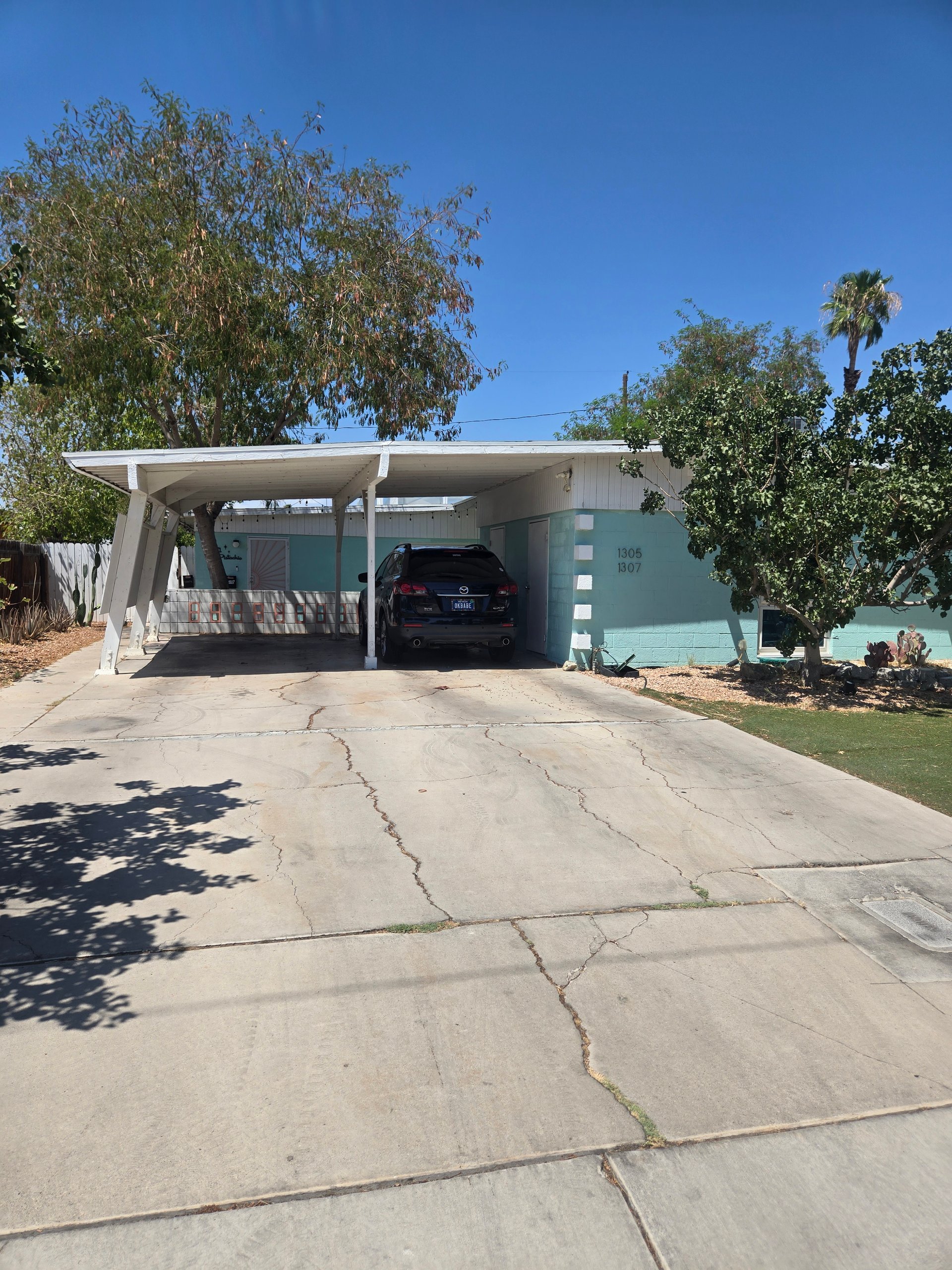 1305 East Phillips Avenue #1307 1/2 Las Vegas, NV 89104