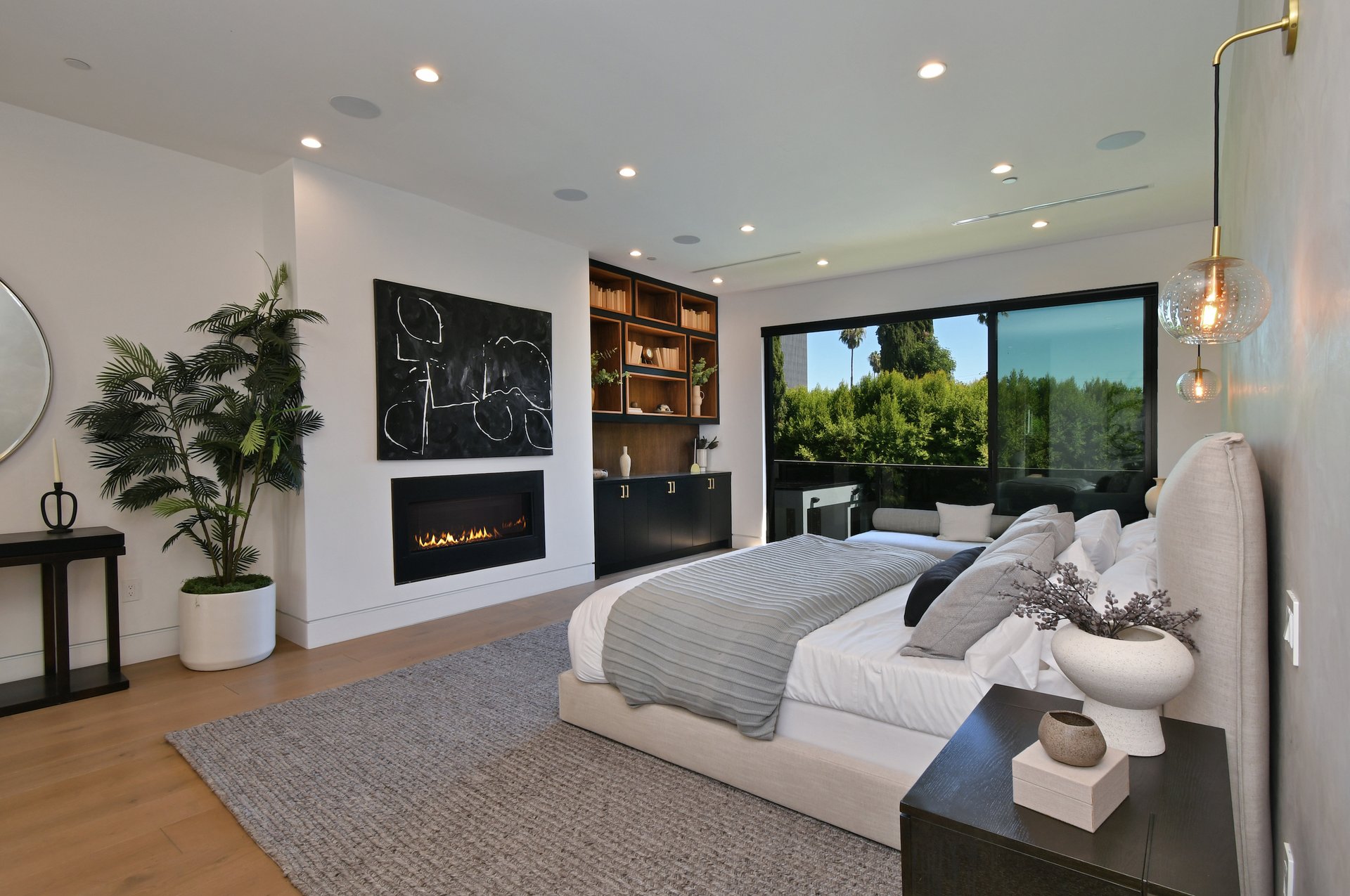 4544 Woodley Ave