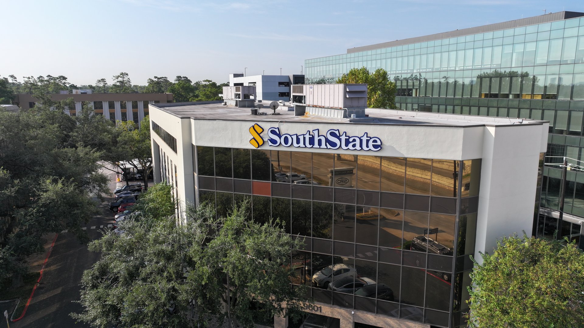 Hedwig Plaza - 9601 Katy Freeway