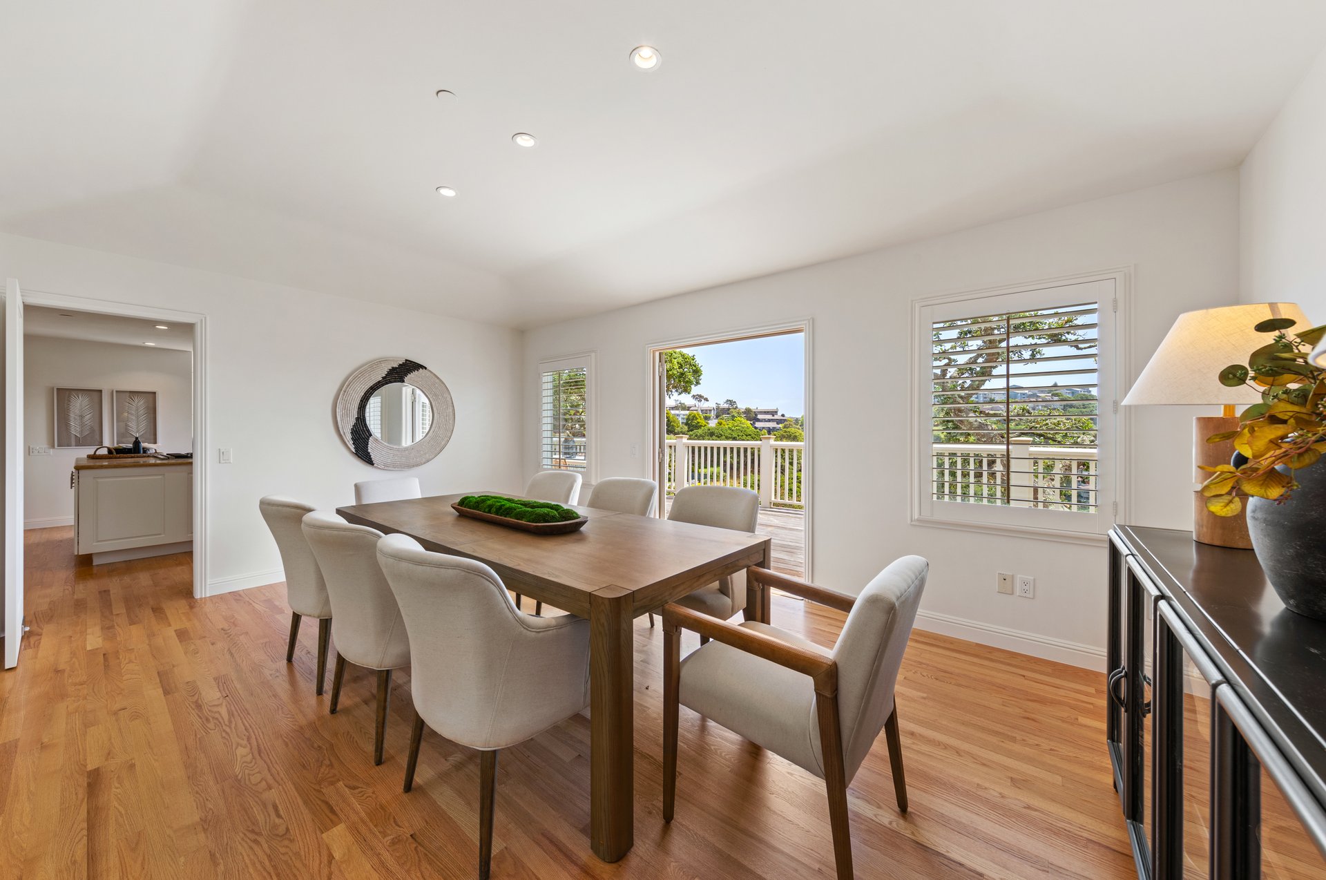 Picturesque and Private View Residence