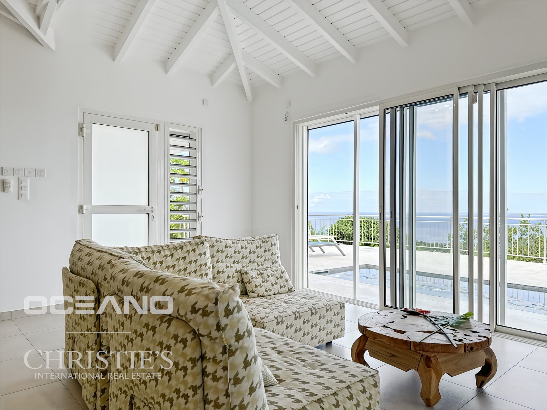 Villa with panoramic sea view