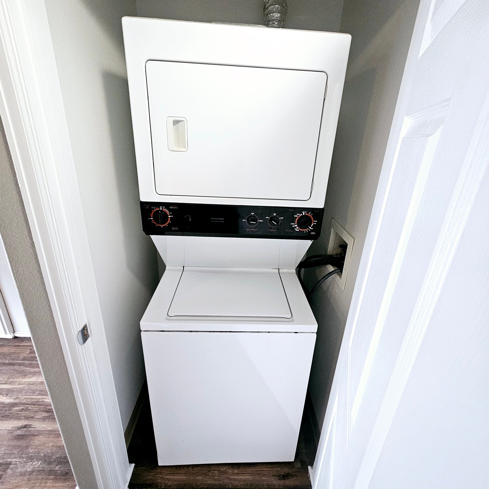 Studio 1 Bath Apartment with Garage included 