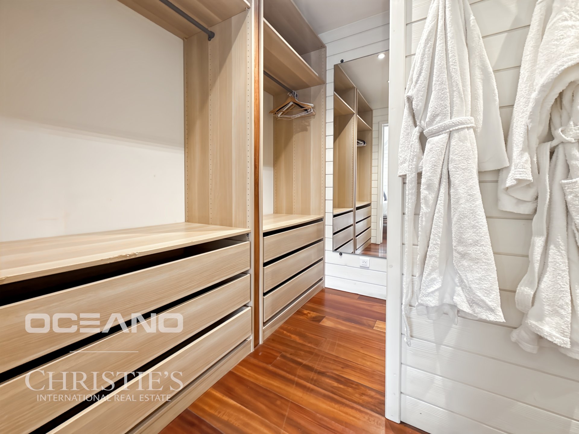 Real Estate Complex – 3 Villas + 1-Bedroom Apartment