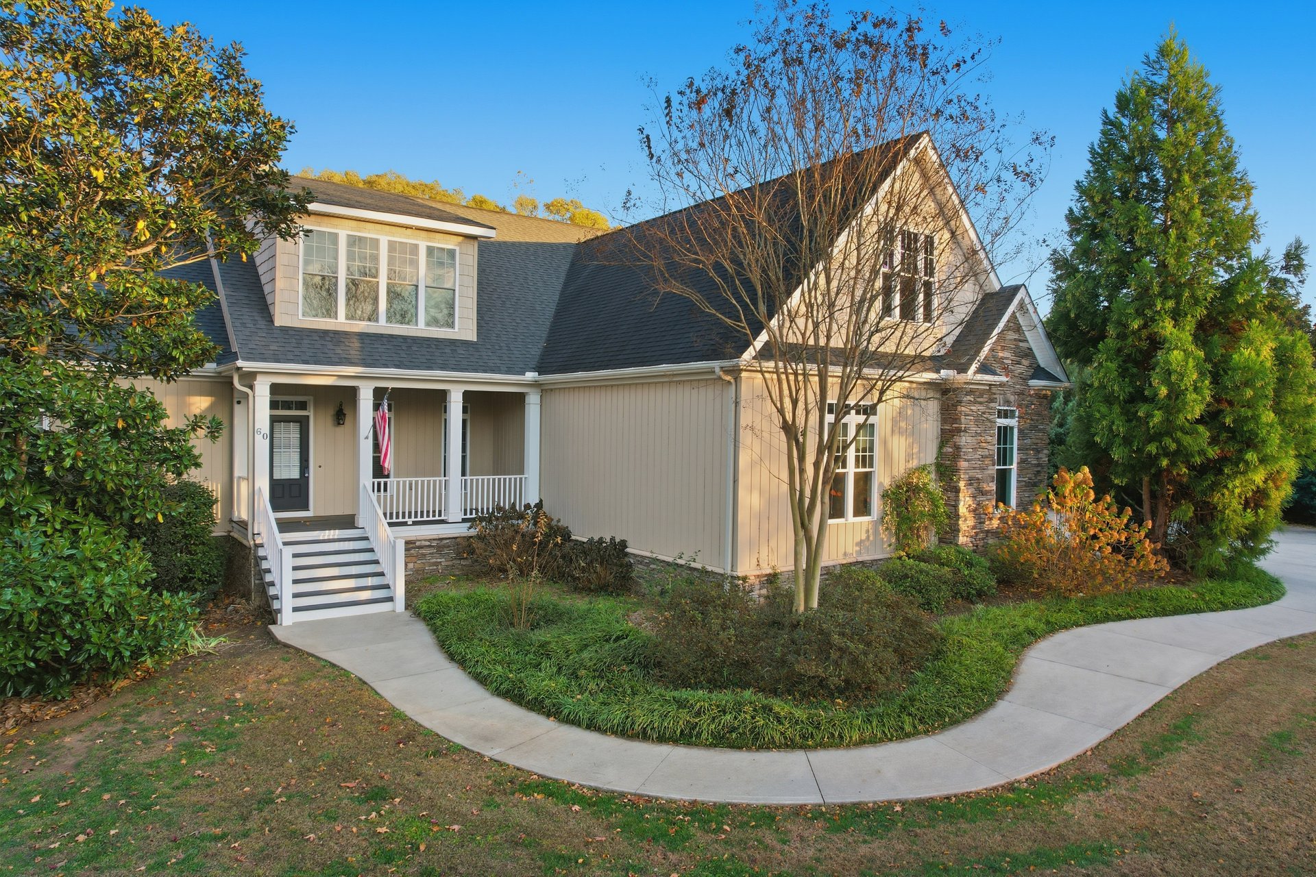 60 Montague Circle