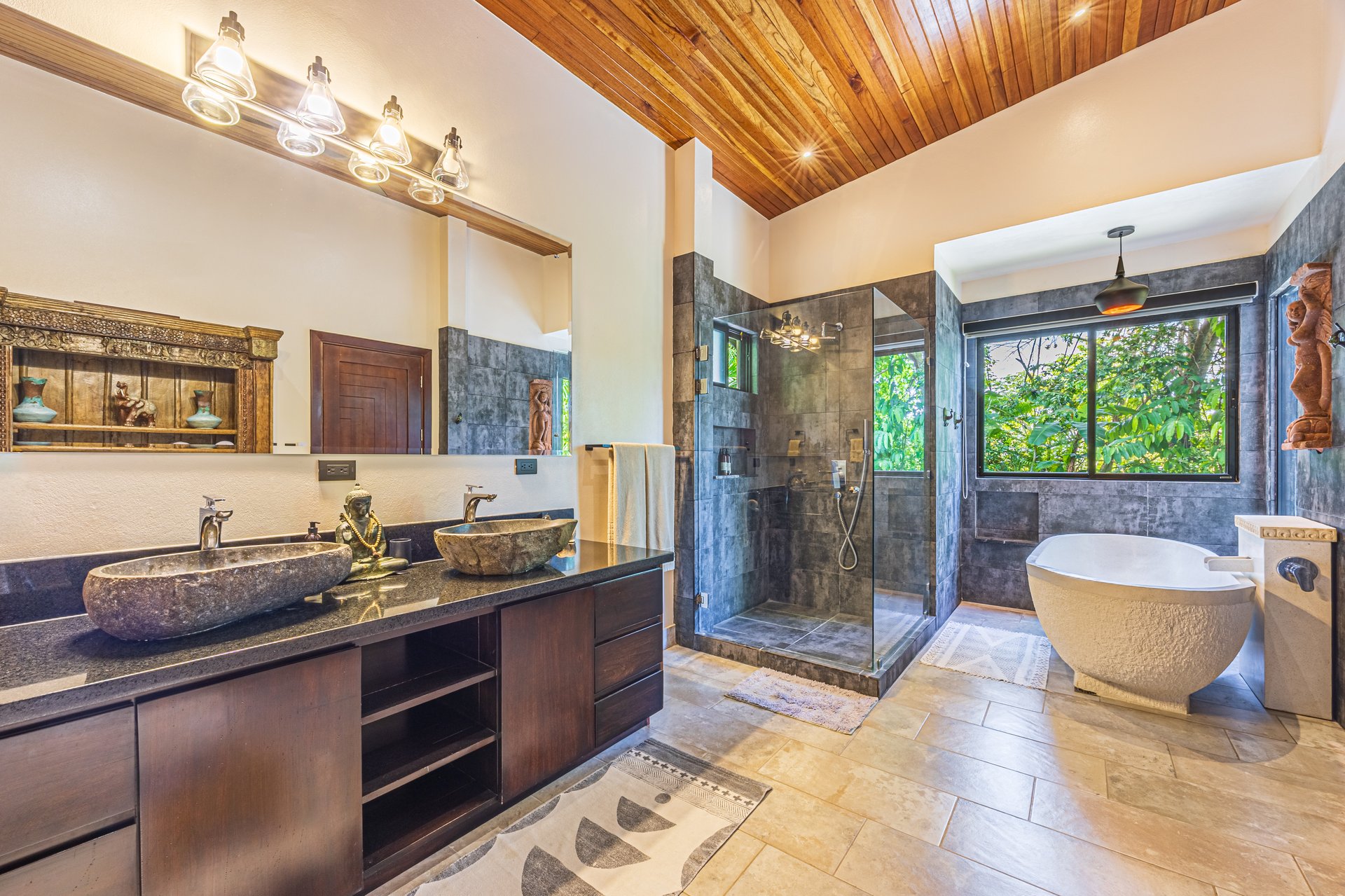 Casa Markissa – Luxury Oceanview Villa with Proven Rental Income.