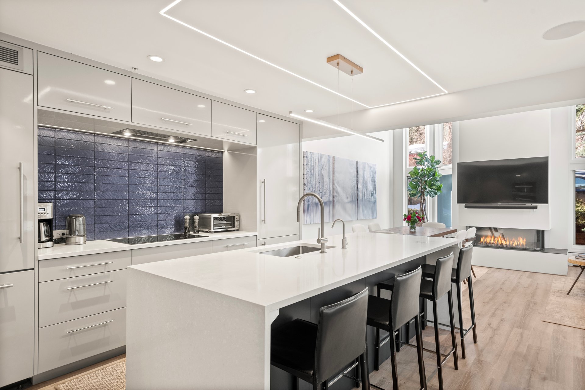 Newly Remodeled Core Condo with Aspen Mountain Views