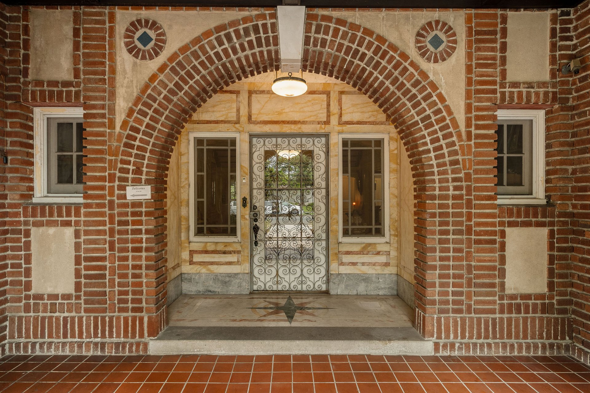 1130 Westchester Pl