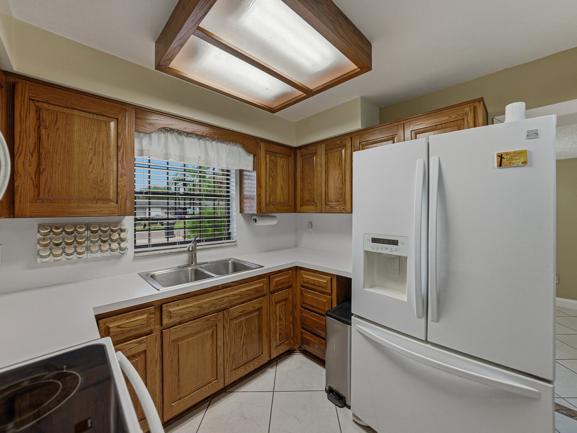 2702 AUBURN AVE W