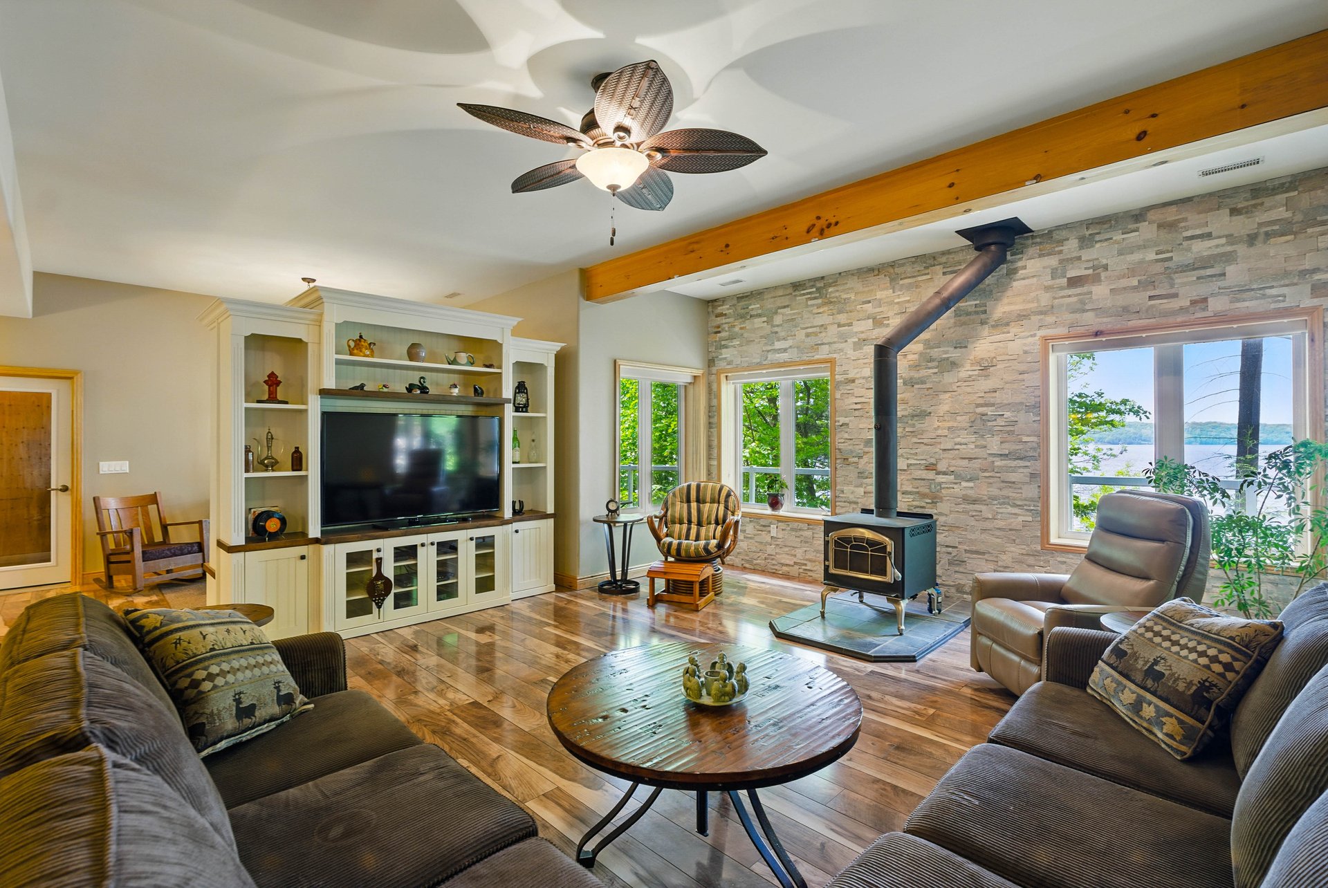 276 Jeffrey Road N, Ryerson
