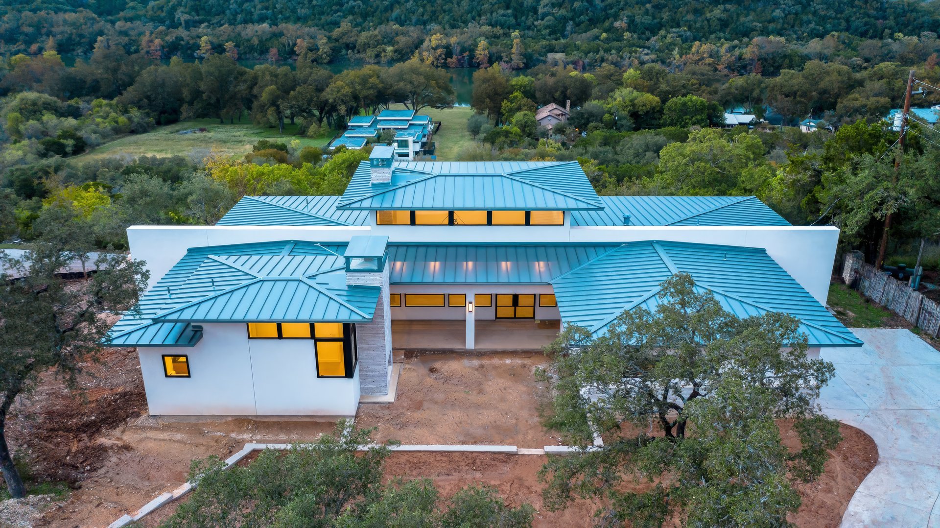 702 N Commons Ford Road