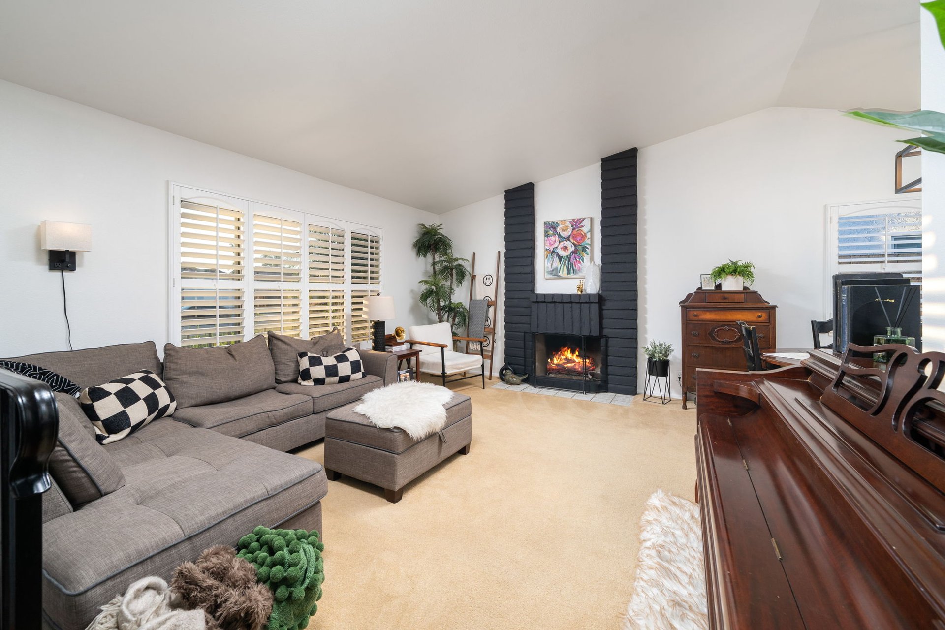 5022 N Burnaby